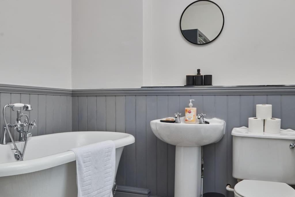 Cosy 3-Bedroom House In Seaham - Street Parking 外观 照片