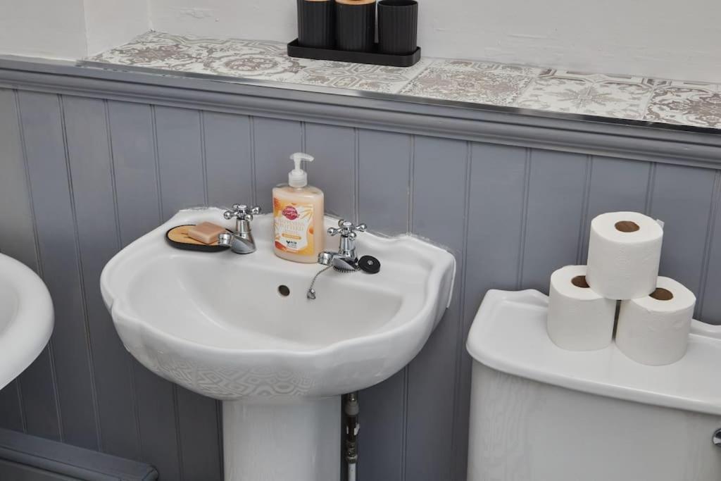 Cosy 3-Bedroom House In Seaham - Street Parking 外观 照片
